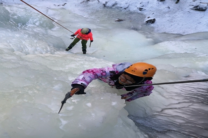 Shuangqiao valley Ice climbing festival