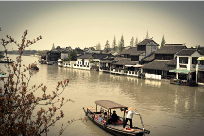 One Day Tour to Zhujiajia Water Town with Night View